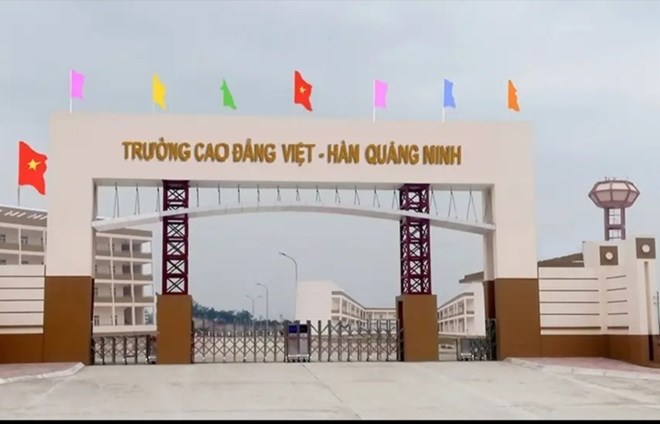 Một hiệu trưởng ở Quảng Ninh nghi rơi từ lầu cao tử vong