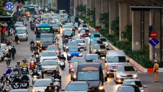 Chủ tịch UBND TP Hà Nội: Sẽ hạn chế xe máy tại nhiều khu vực nội thành