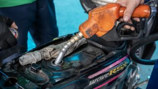 Đề xuất bình ổn khi giá xăng dầu tăng 20% trở lên trong một tháng